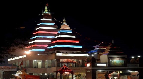 Why is Patna's Mahavir temple famous?