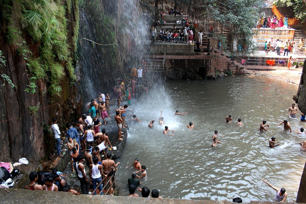 Secret of Kakolat waterfall revealed